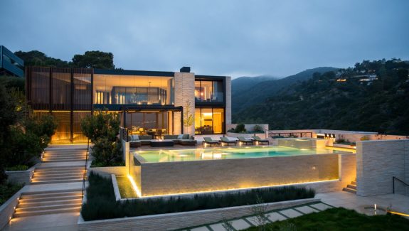 51 Modern Houses That Impress With Stunning Architecture, Pools & Landscaping